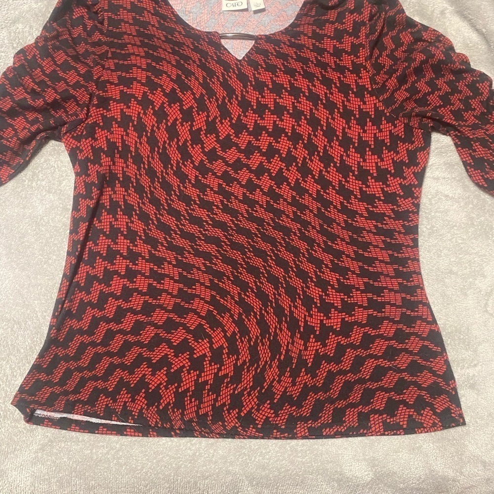 CATO women's size large scrunched sleeve top black and red 3/4 sleeve